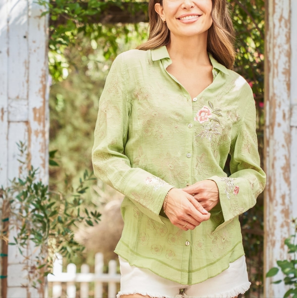 Floral Embroidered Button-Down Shirt -NWT- Size M